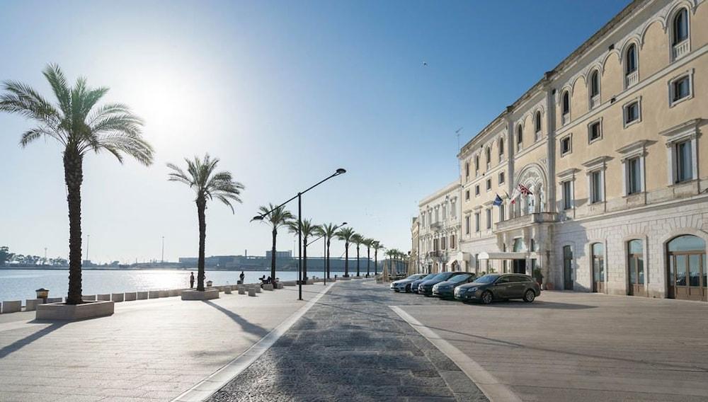 Grande Albergo Internazionale Brindisi Exterior photo